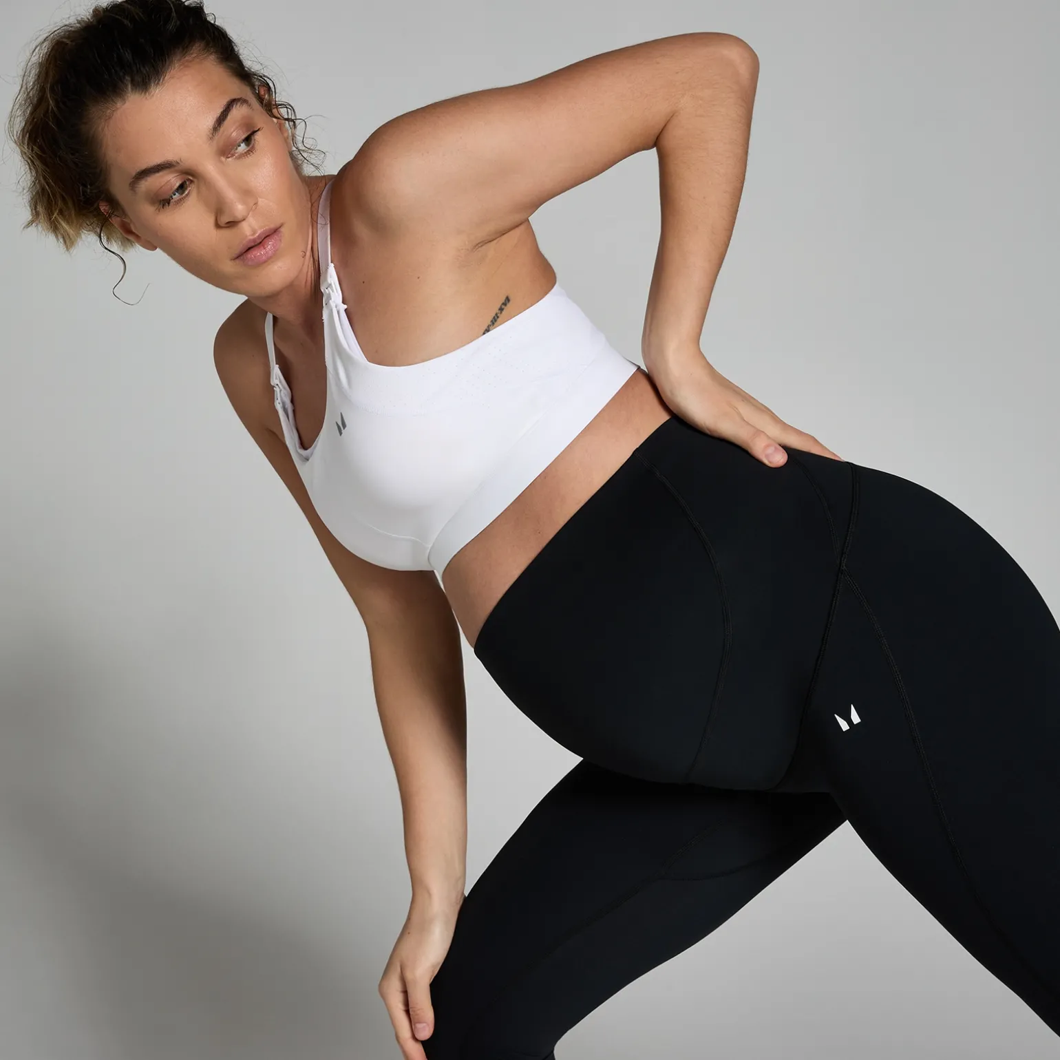 Femme MYPROTEIN Brassière de sport de maternité et d’allaitement MP pour femmes –