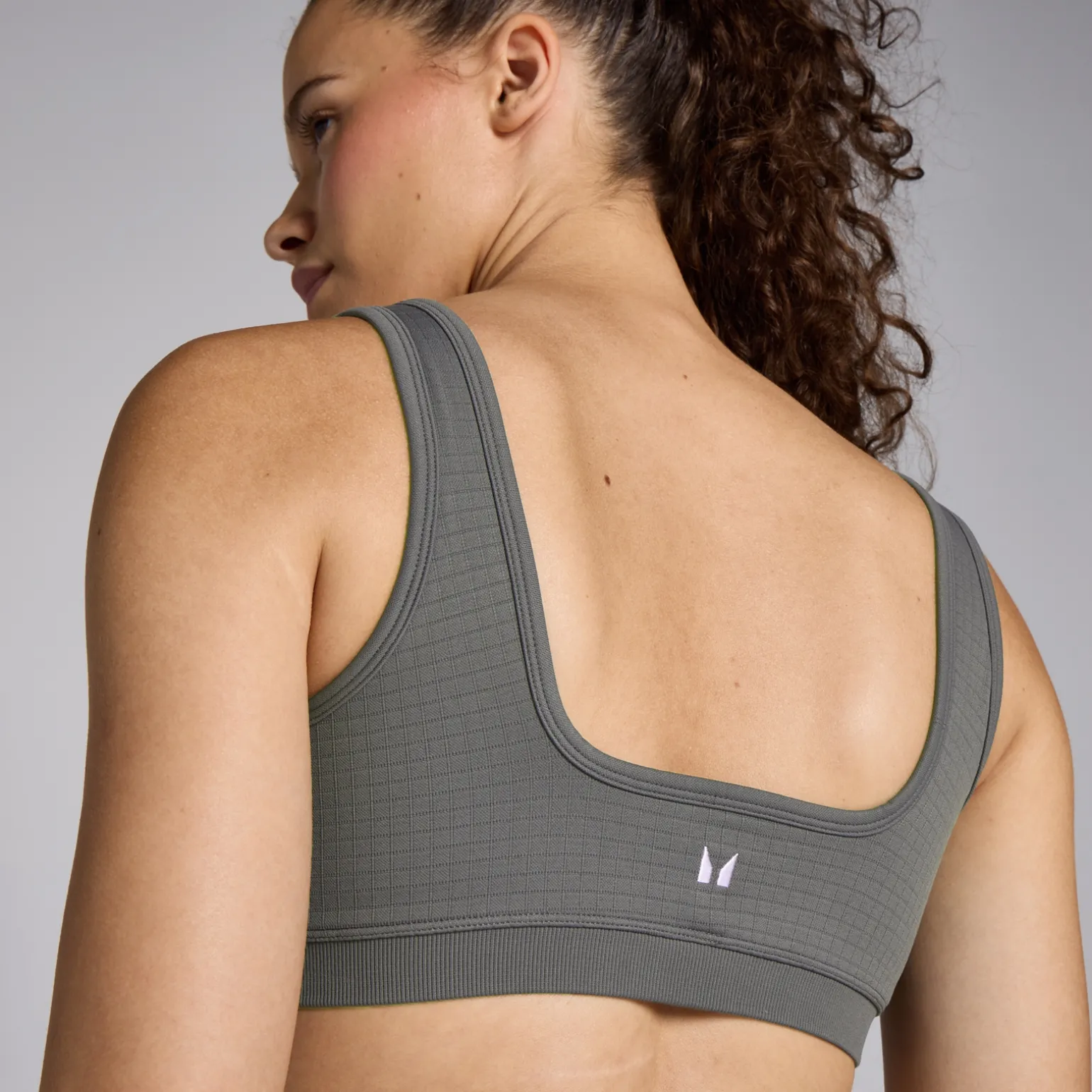 Femme MYPROTEIN Brassière de sport gaufrée sans coutures MP Lifestyle pour femmes – Gris acier