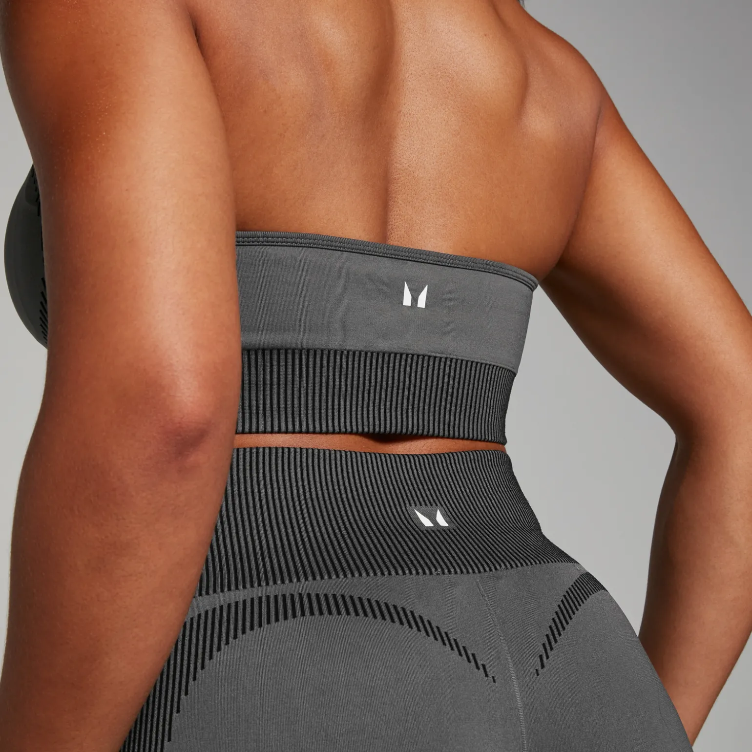 Femme MYPROTEIN Brassière de sport sans coutures MP Two Toned pour femmes –