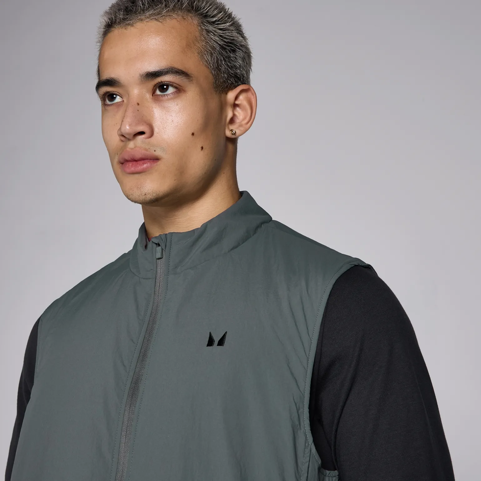 Homme MYPROTEIN Doudoune sans manches MP Lifestyle pour homme – Gris mousse