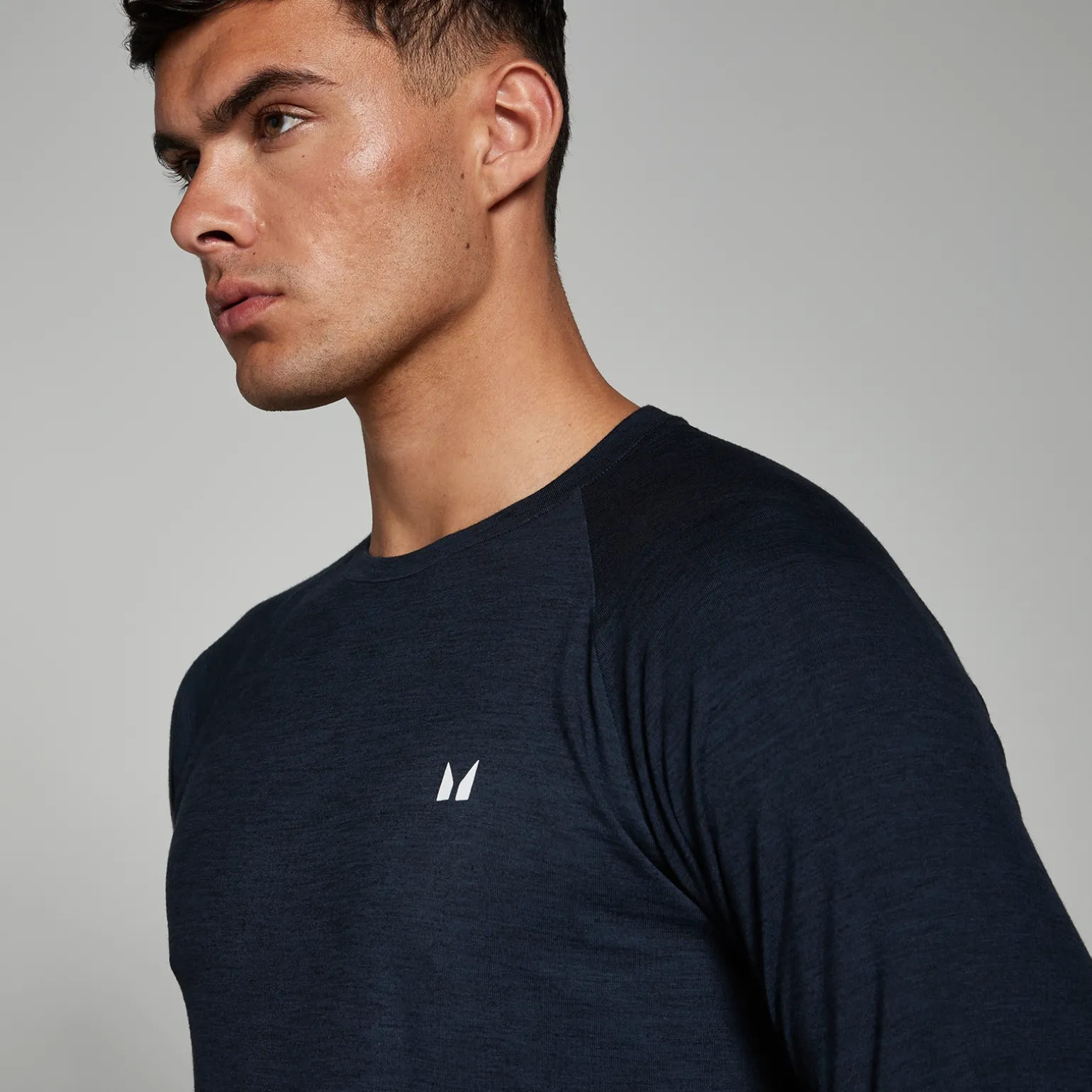 Homme MYPROTEIN Haut à manches longues MP Performance pour hommes – Bleu marine chiné
