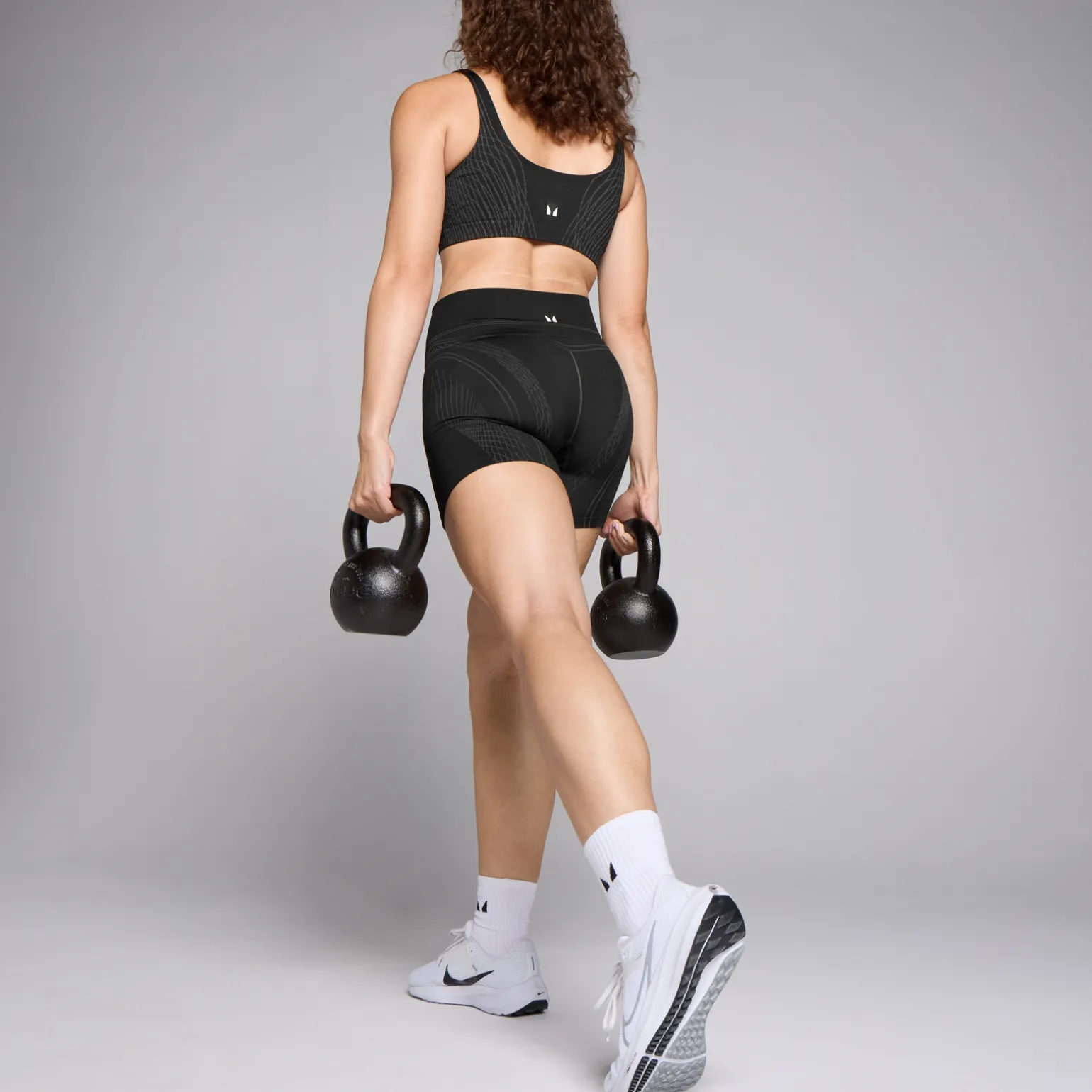 Femme MYPROTEIN Short linéaire sans coutures MP Tempo pour femmes –