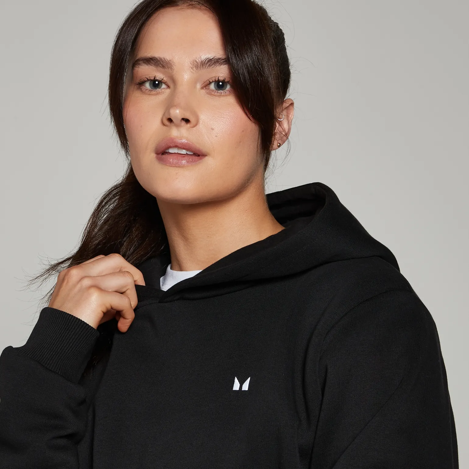 Femme MYPROTEIN Sweat à capuche coupe classique MP Basics pour femmes – Noir