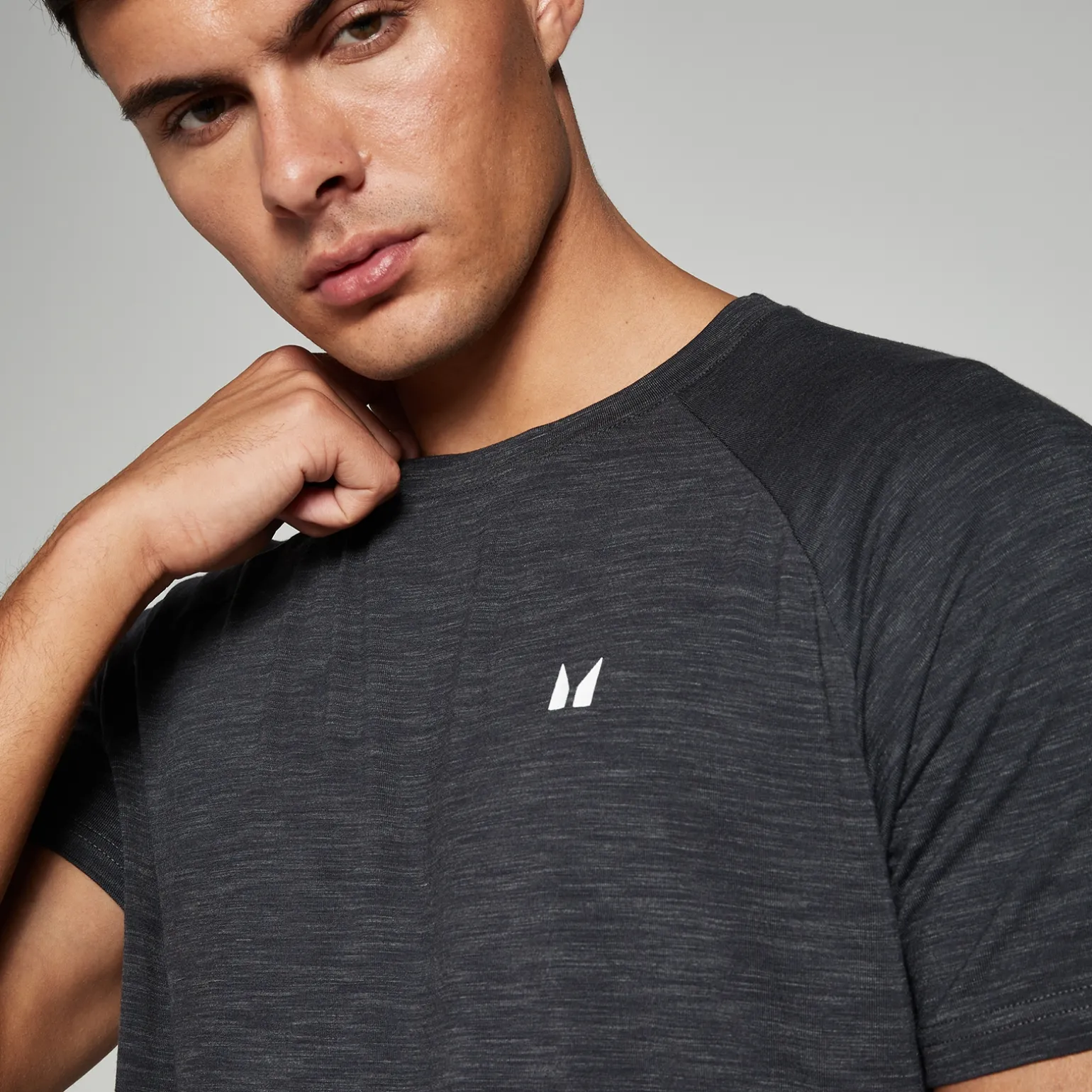 Homme MYPROTEIN T-shirt à manches courtes MP Performance pour hommes – Noir chiné