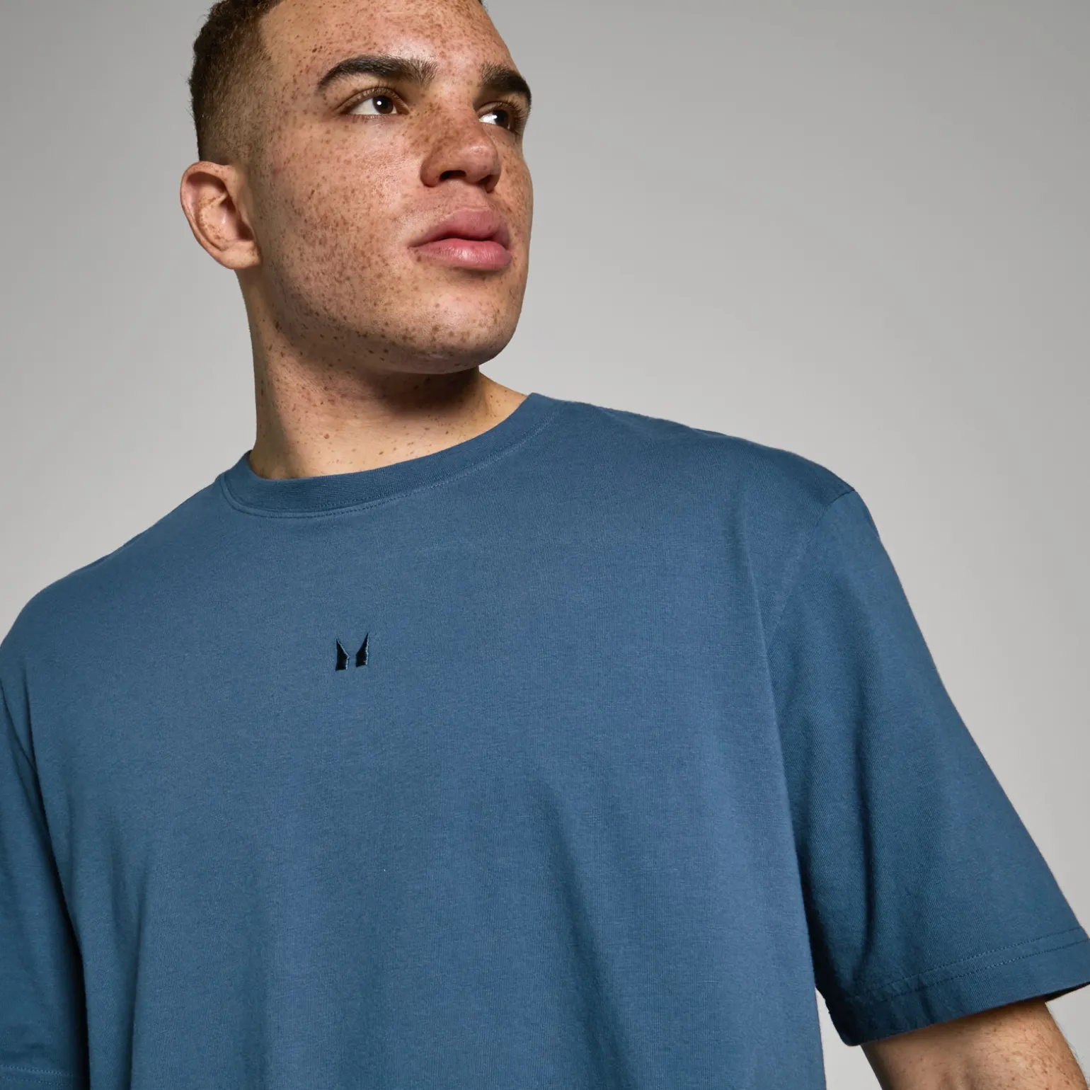 Homme MYPROTEIN T-shirt oversize délavé MP Tempo pour hommes – Bleu mariné délavé